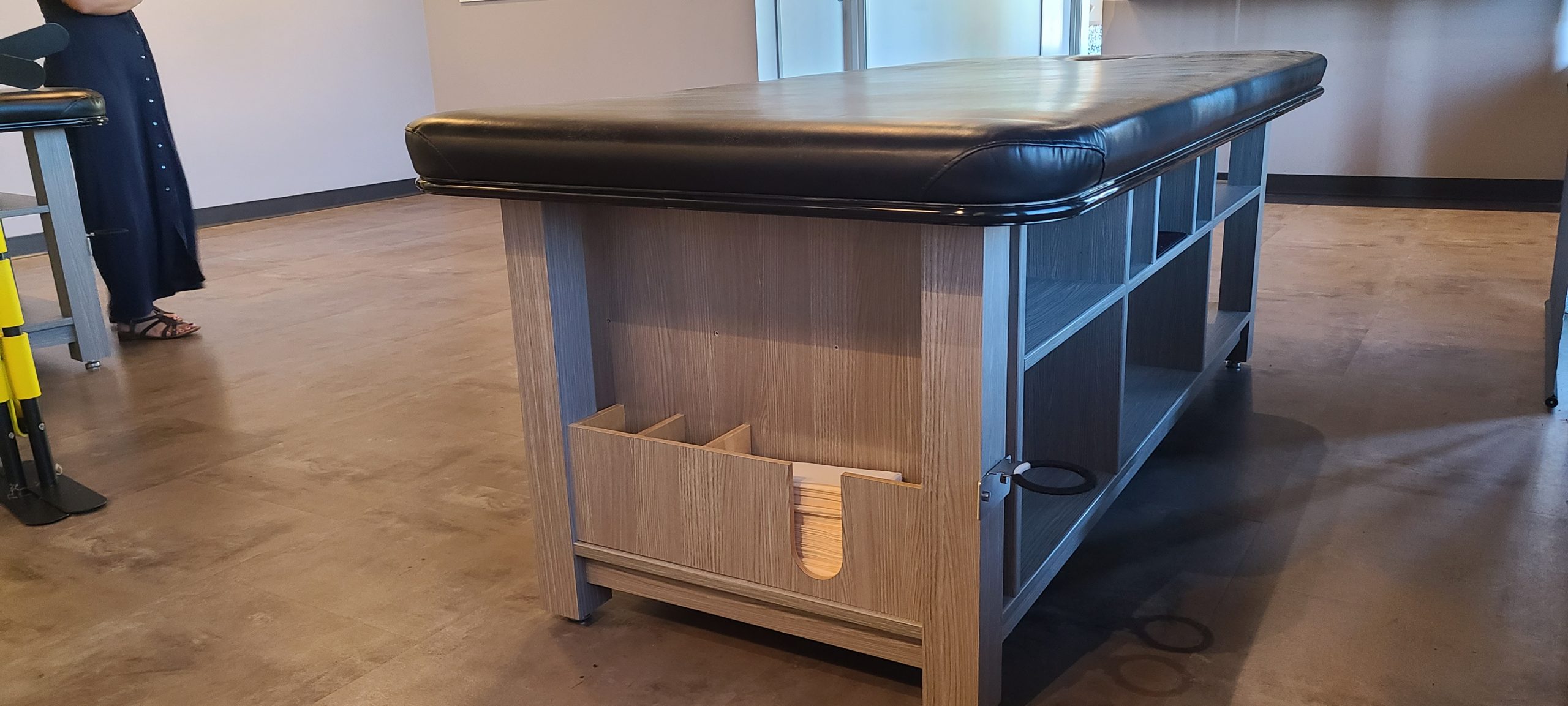 Deluxe Massage, Stretch Stationary Table