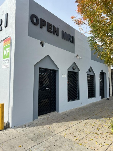 1127 Vermont — Hollywood FREESTAN