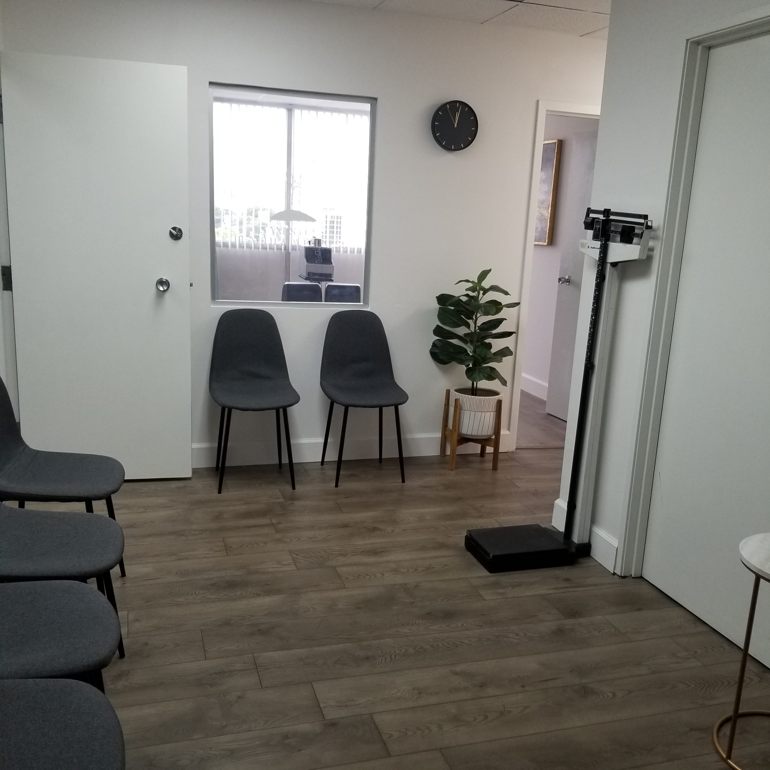 Chiropractic office share/LA
