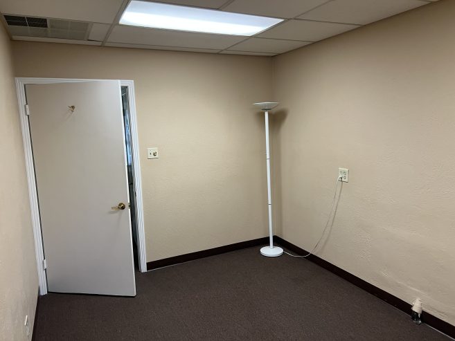 Office/Treatment room for rent