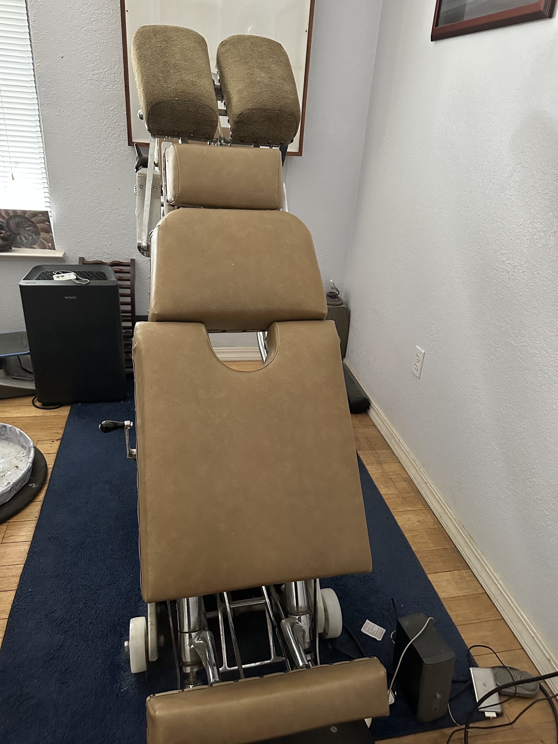 FREE! Hi-lo, x-ray view box, exam table FREE!