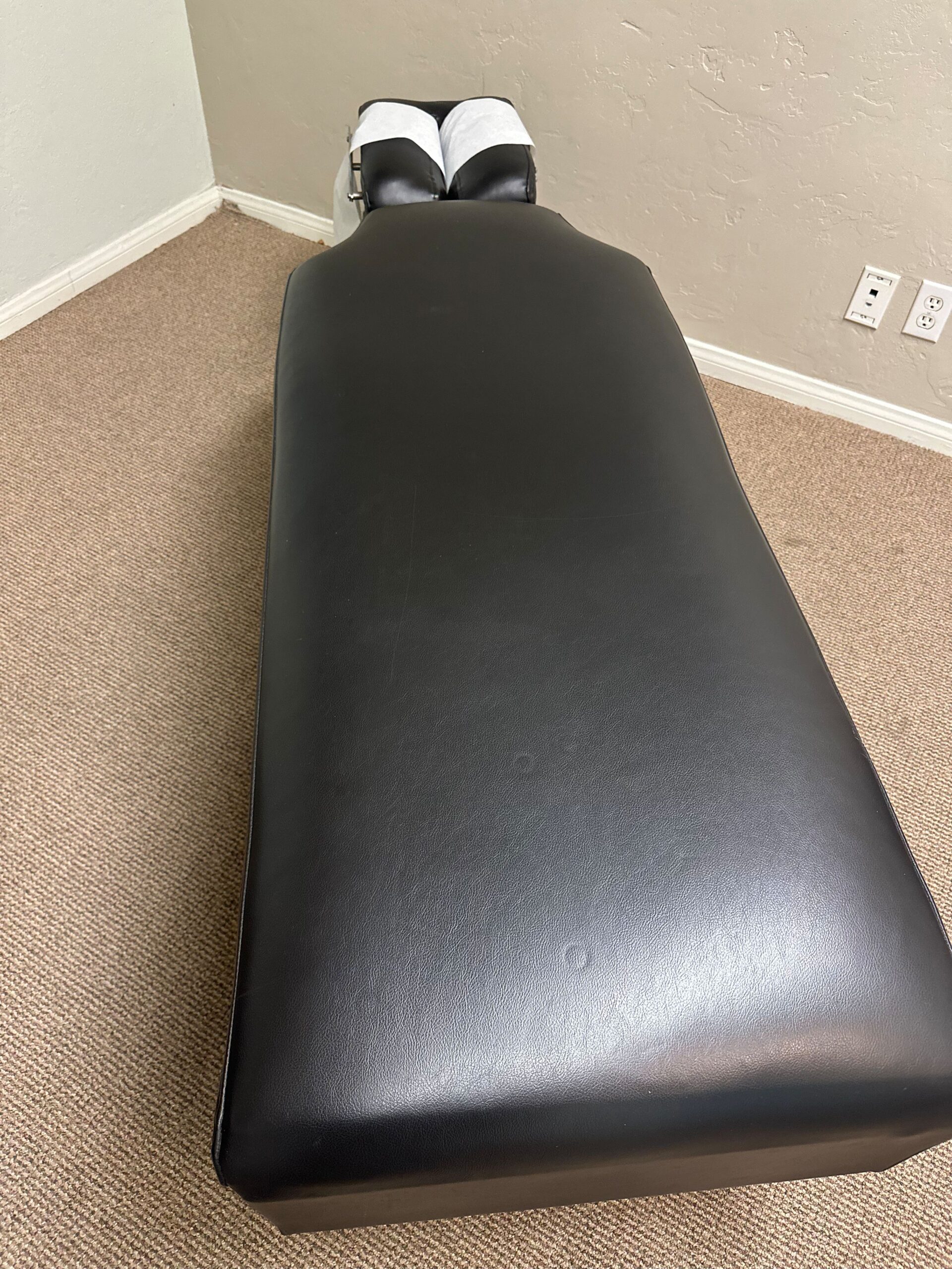 For sale 2 Spinalator, 1 Cox table,