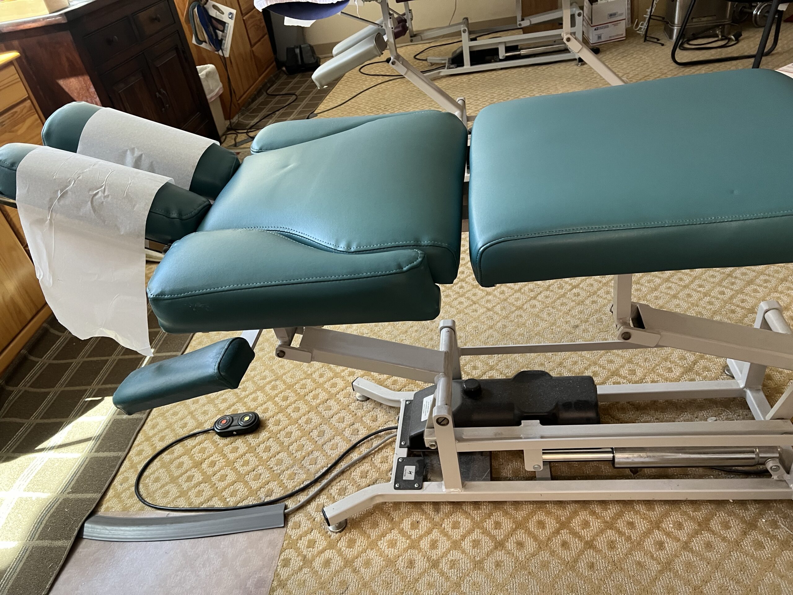 Lloyd Hi Lo Treatment Table